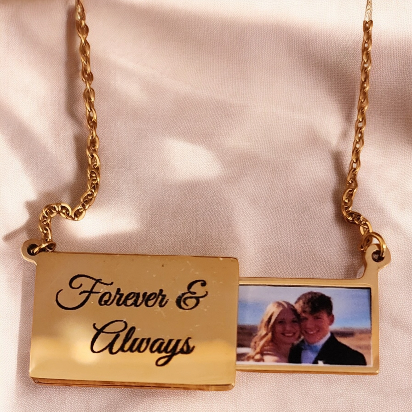 Personalized Locket Necklace with Slide-Out Picture