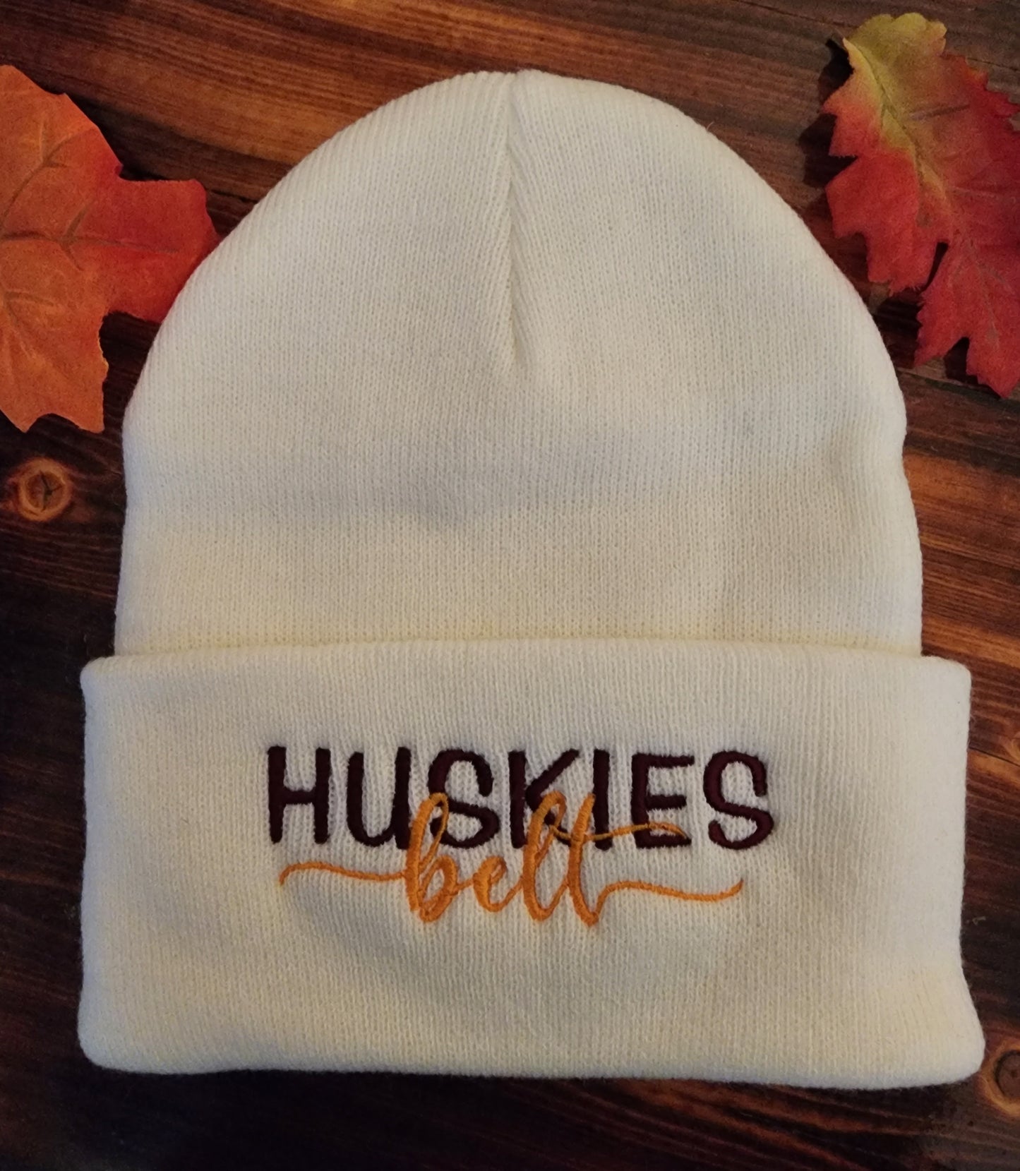 Belt Huskies white beanie